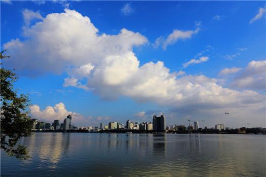 风景图配文字经典句子[36条]：是我旅途最美的风景…