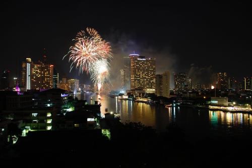 小学生对学校祝福语[40条] (适合学生对母校的新年祝福语)